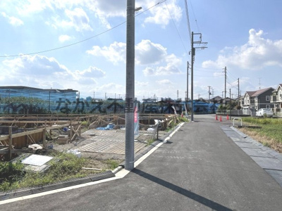 【前面道路含む現地写真】 | 仲介手数料無料　府中市日新町2丁目新築戸建て7棟　D号棟