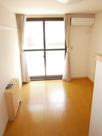 【居間・リビング】 | インスパイヤ | １階はフローリング、２階はカーペットになります。