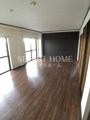 【居間・リビング】 | パインフラットマンション | こちらの居間で趣味の時間をお楽しみください