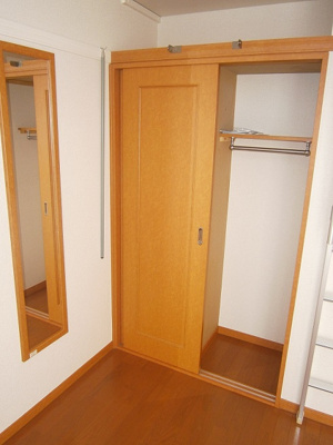 【収納】 | ローズガーデンII | １階はフローリング、２階以上はカーペットになります。