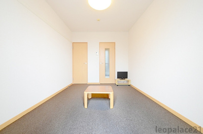 【洋室】 | ファルケ | １階はフローリング、２階以上はカーペットになります。