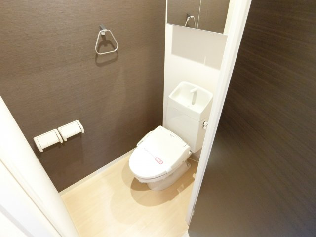 コンフォールヴィラⅢのトイレ|同施工物件の類似写真