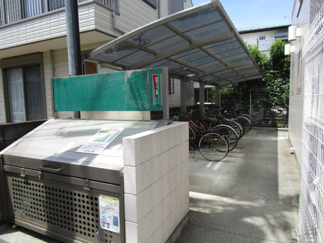 【周辺】 | バイブリーハウス | 駐輪場・ゴミＢＯＸ