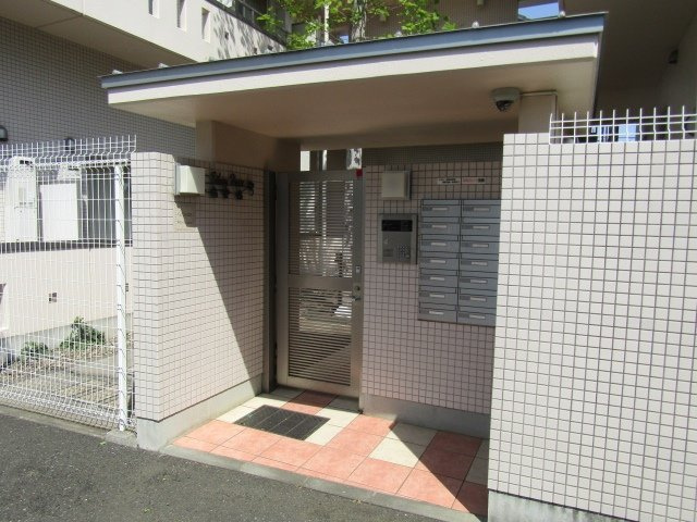 【エントランス】 | バイブリーハウス | オートロック