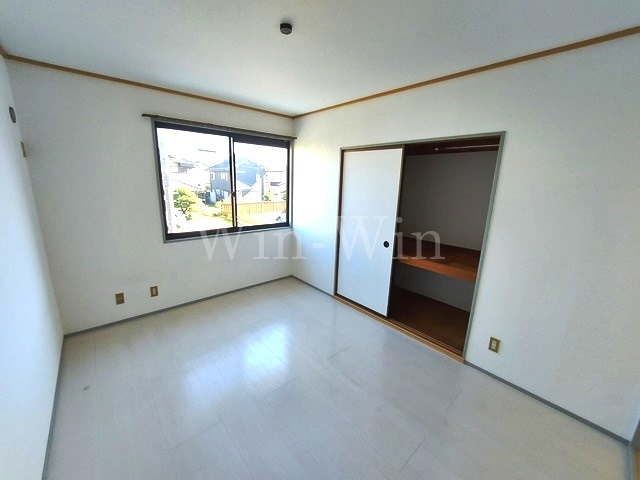セジュール中野の洋室