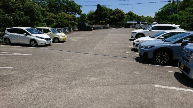 マンションＥＸⅢの駐車場