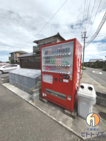 コーポNOAH　A棟のその他共用部分|敷地内に自動販売機がございます