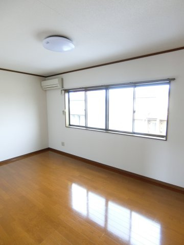 サニーサイドの洋室