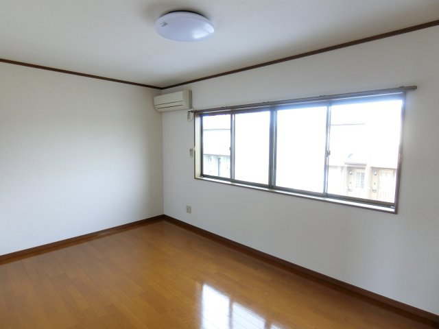 サニーサイドの洋室