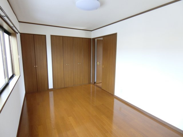 サニーサイドの洋室