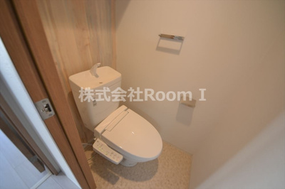 【トイレ】 | エスリード松屋町グレイス | 清潔感のあるトイレです