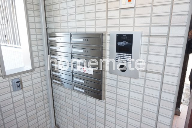 熊本市東区長嶺東１丁目のアパートのエントランス