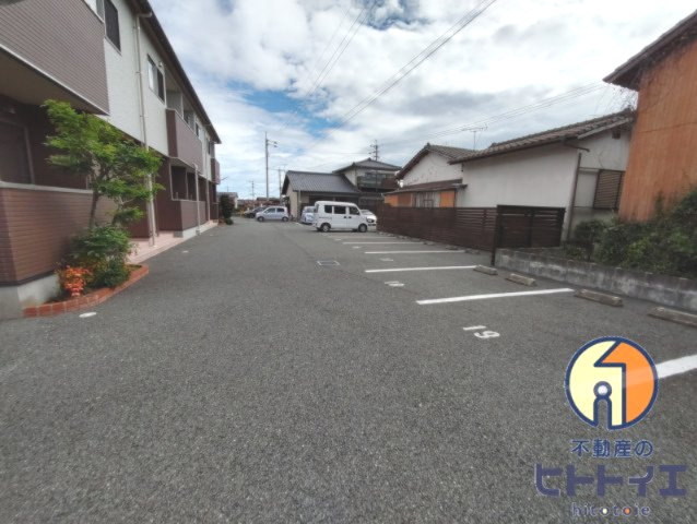 コーポNOAH　A棟の駐車場|駐車場があるので、車を買う予定の方も安心です
