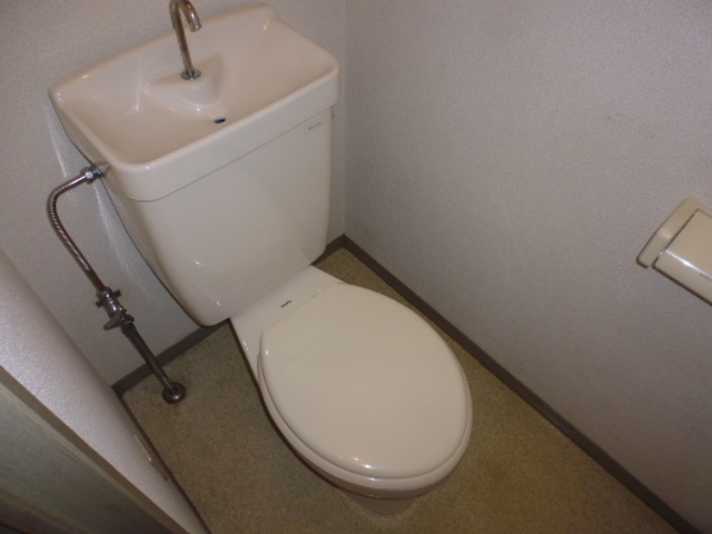 レインボーハイツＡのトイレ|シャワー付きトイレに変更