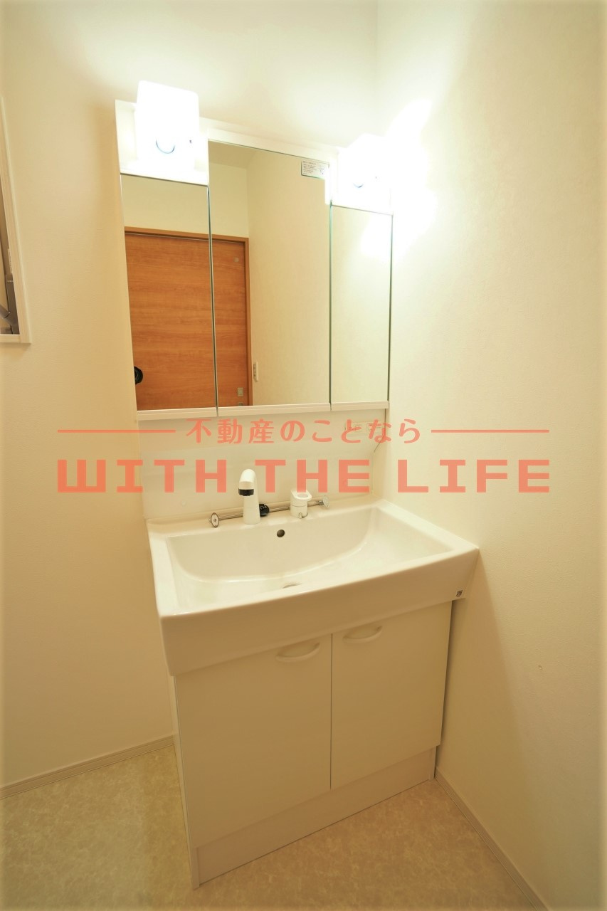 カーサクレスト【キャッシュバック対象物件】の独立洗面台|独立洗面台、朝の身支度には欠かせません