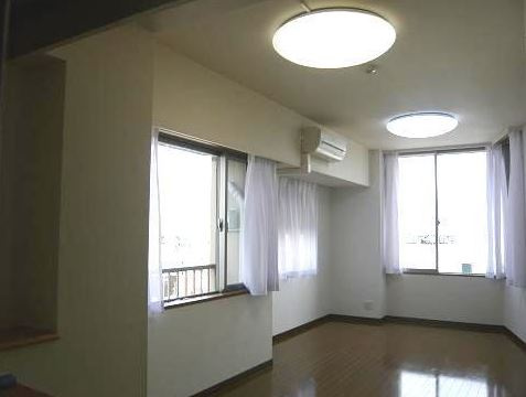 中央区築地１丁目の賃貸マンションの居間・リビング|反転タイプ参照