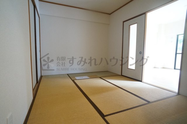 シャルマンコーポ荒牧の和室