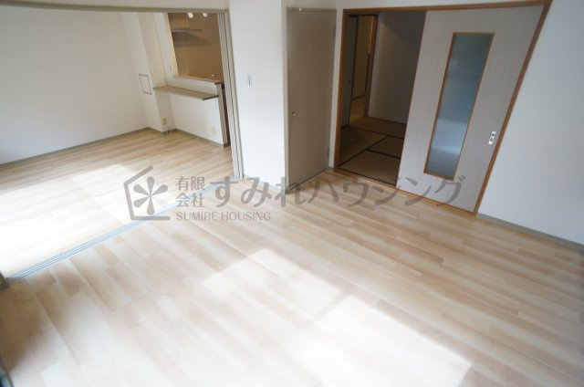 シャルマンコーポ荒牧の洋室