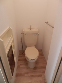 【トイレ】 | Van Vincent | 小物も置ける収納があります