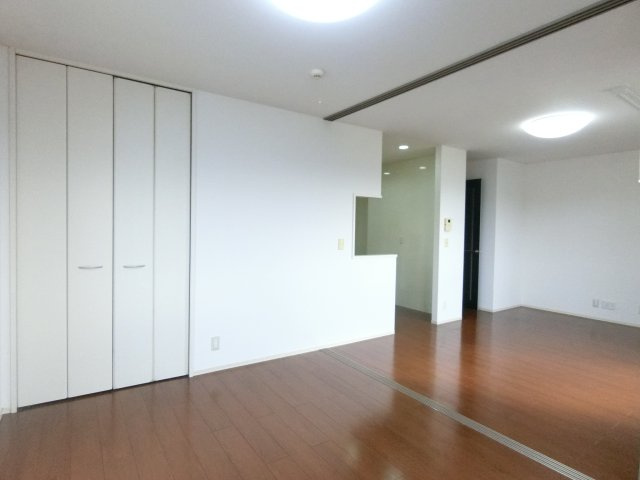 ジュエル　ルビーの洋室