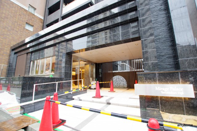 ラドゥセール玉造　仲介手数料無料のエントランス