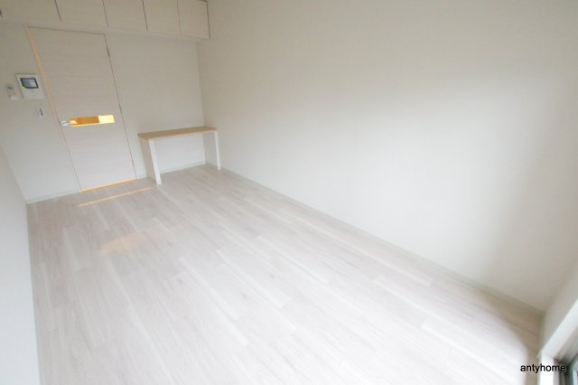ラドゥセール玉造　仲介手数料無料の洋室
