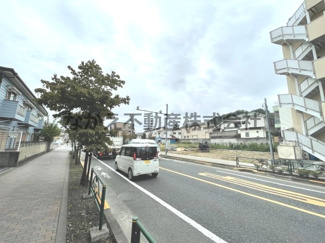 【前面道路含む現地写真】
