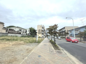 【前面道路含む現地写真】