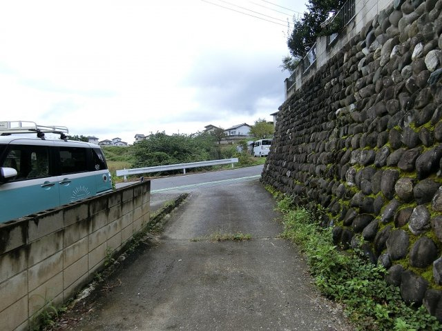 高崎市吉井町塩川売土地の前面道路含む現地写真