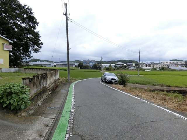 高崎市吉井町塩川売土地の前面道路含む現地写真