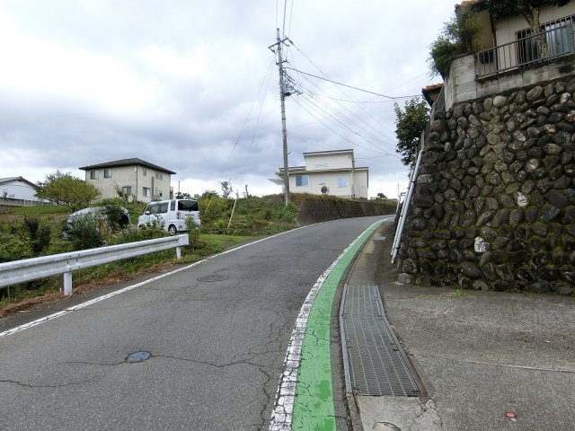 高崎市吉井町塩川売土地の前面道路含む現地写真
