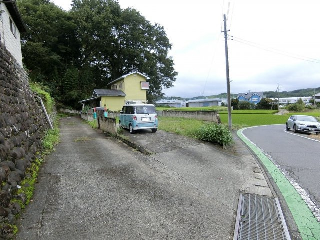 高崎市吉井町塩川売土地の前面道路含む現地写真