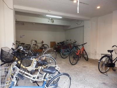 二条グランドハイツの駐車場|駐輪場