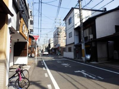 二条グランドハイツの周辺|前面道路