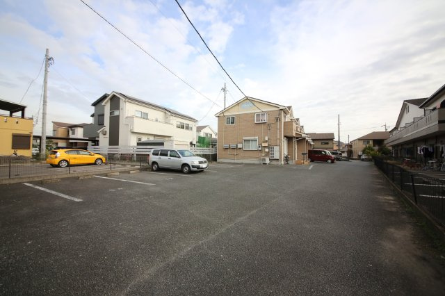 リベルテの駐車場