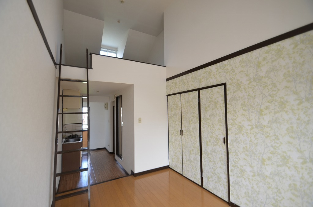 シティーベール沖田の洋室