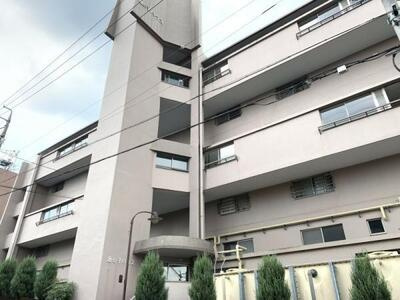 【外観】 | 鹿の子ハウス〈仲介手数料無料〉 | リノベーション済み。
保証付きマンションです。