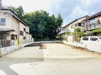 【外観】 | 間口約１０ｍ、奥行約１３ｍと、間取りがとりやすい土地です。
