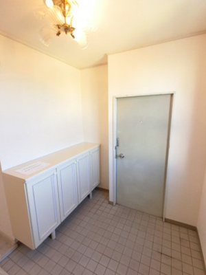 【玄関】 | シオンビル