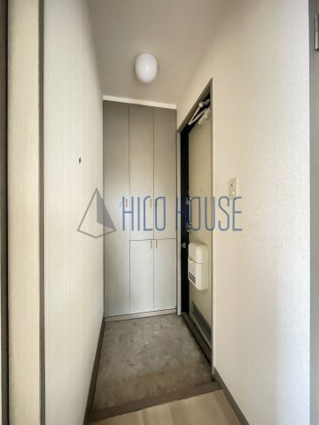 リヴェール高沢ⅡCの玄関