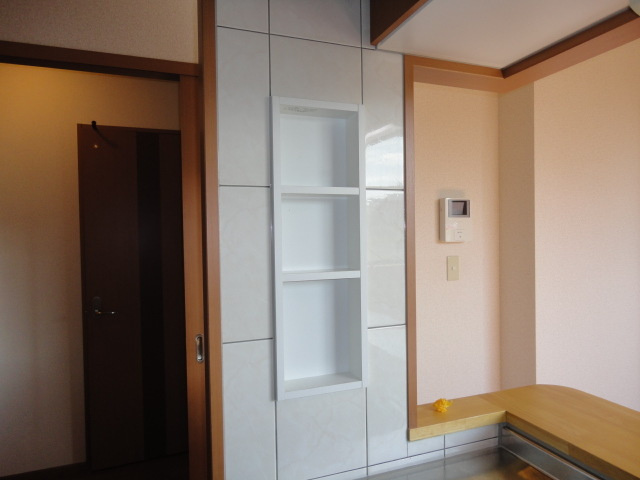 プレッソリーバのキッチン|キッチン小物入れ