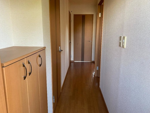 プレッソリーバの玄関|廊下