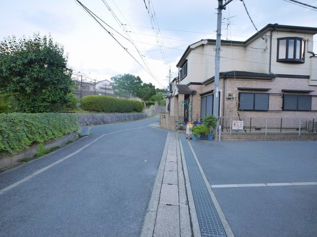 グレイス芳の駐車場