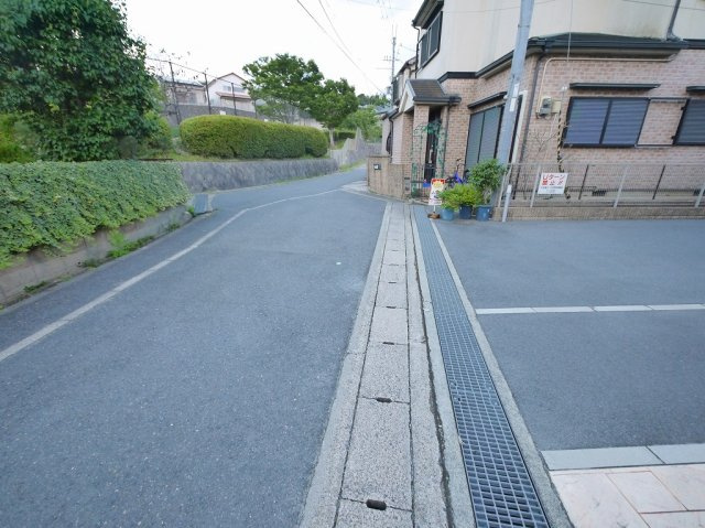 グレイス芳の駐車場