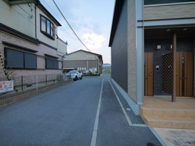 グレイス芳の駐車場