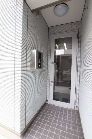 L.メゾン扇大橋のエントランス