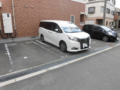 【駐車場】 | カーサオリーヴァ | 敷地内にある駐車場です。