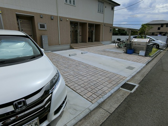 カーサ・フェリーチェ立川の駐車場