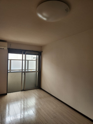 【居間・リビング】 | AQUA　KM | 日当たりがよく綺麗なお部屋です
