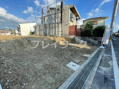 【前面道路含む現地写真】 | 鶴山台北小・建築条件なし売土地・土地64坪・和泉市鶴山台１丁目 | 前面道路含む現地写真です